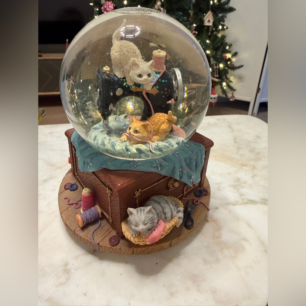 Vintage Cats Sew Purrfect Button And Bows Snow globe San Francisco Music Box Co